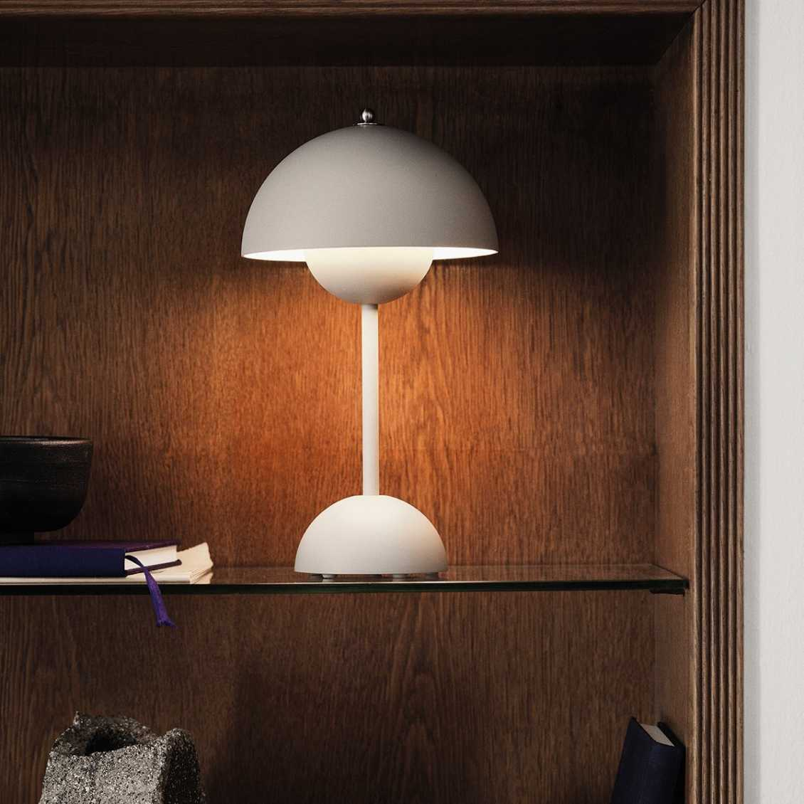 BowLift | Lunarglo | LED table lamp