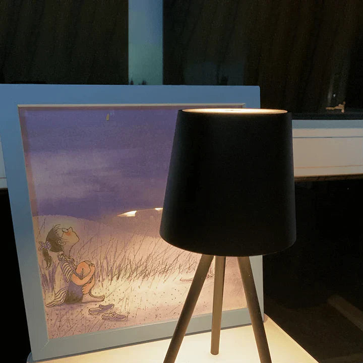 BowLift | Nordic tripod table lamp - Stylish wireless LED night light
