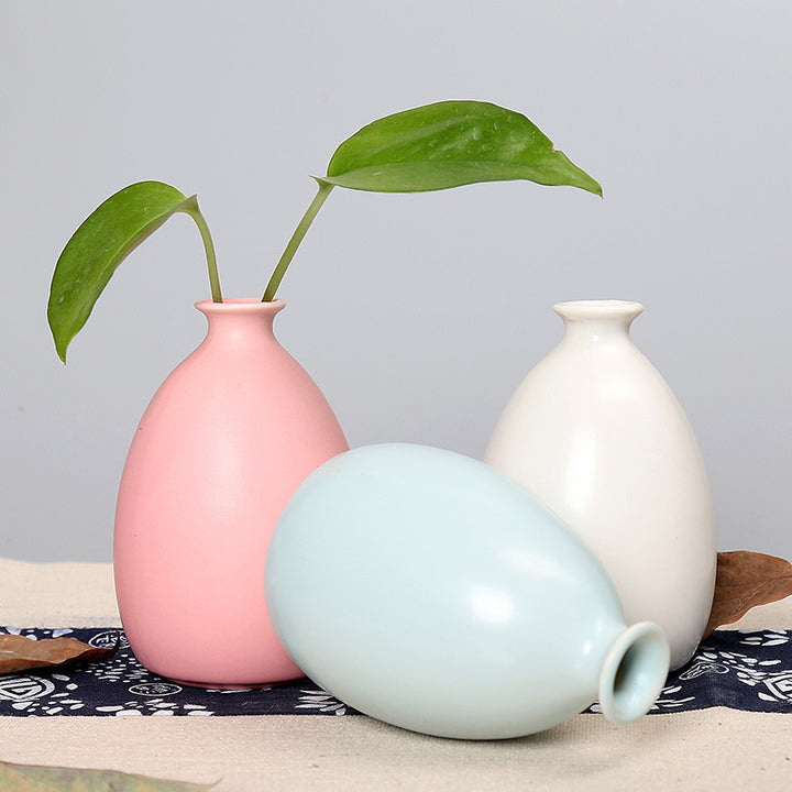 Minimalist Ceramic Bud Vase Bowlift
