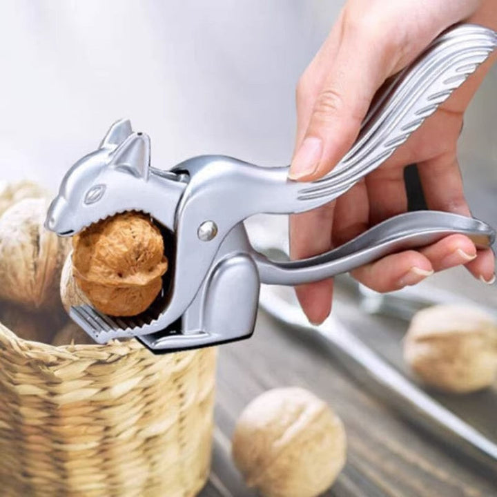 BowLift | NutSquirrel – Crack hard nuts quickly without hand discomfort