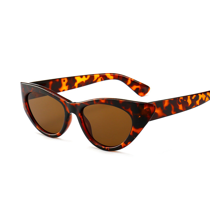 Cat-Eye Frame Sunglasses with Enhanced UV Protection Bowlift