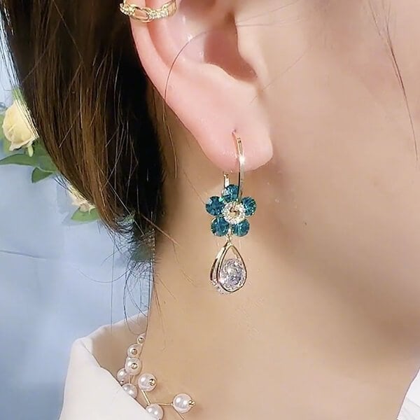 BowLift | Elara Elegant Floral Sparkle