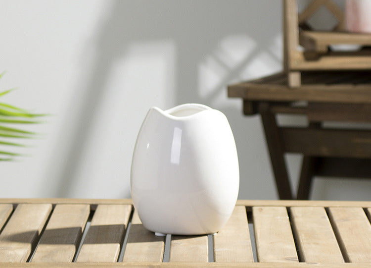 Stylish ceramic vase Bowlift