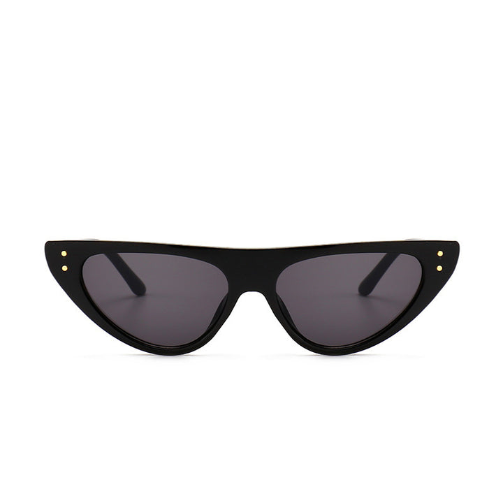 Chic Cat-Eye Sunglasses with Elevated Design Bowlift