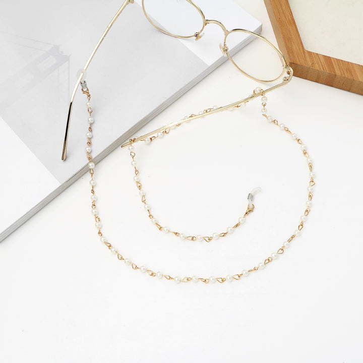 Elegant Pearl Eyewear Chain Bowlift