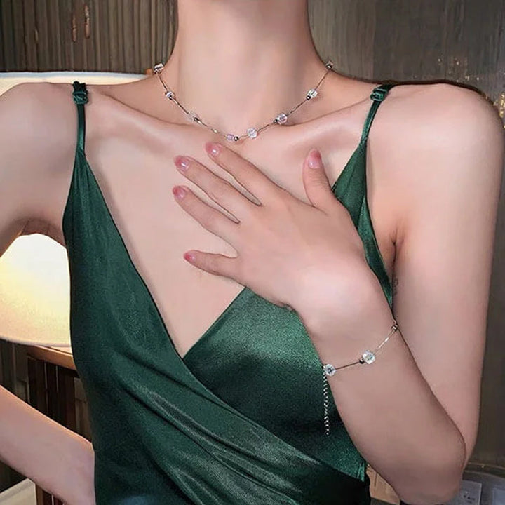 BowLift | Niche Design Crystal Bead Necklace