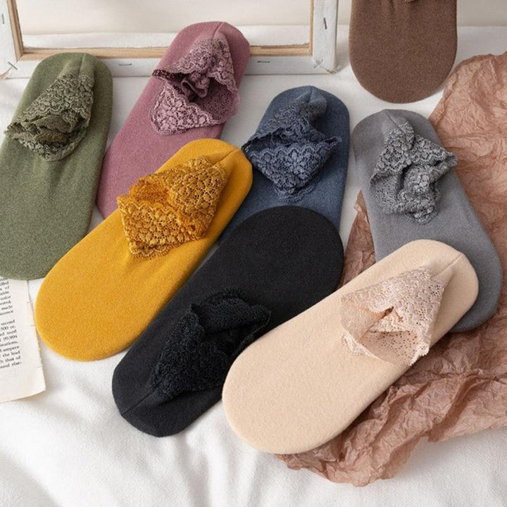 BowLift | New warm socks with stylish lace