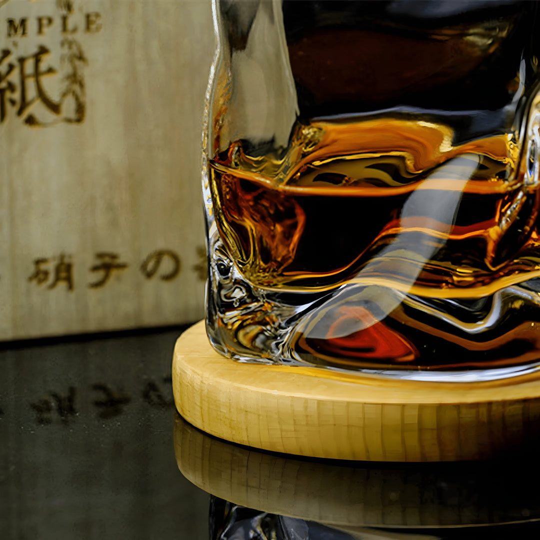 Whiskey glass in Edo Kiriko style – Handcut with unique crumple design | Bowlift