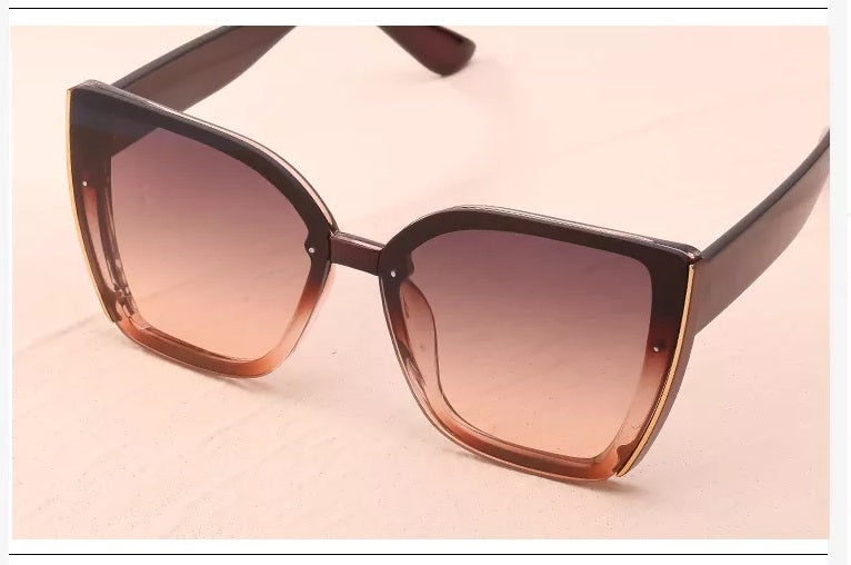 Billie Retro Sunglasses | Square & Trendy | Bowlift