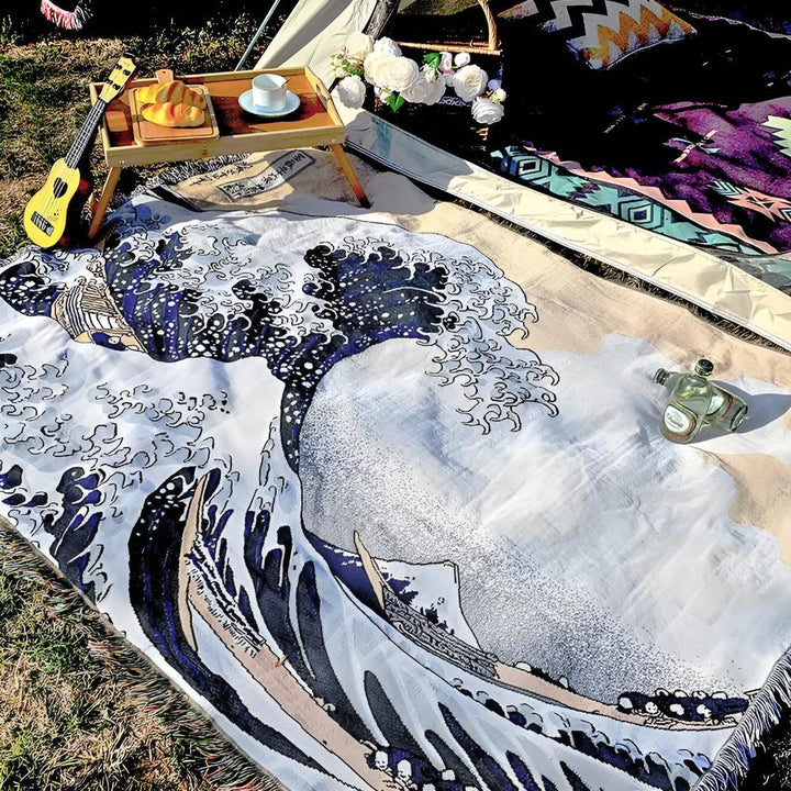 BowLift | Classic Great Wave Throw Blanket