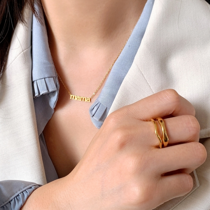 BowLift | Letter "mama" Pendant Necklace