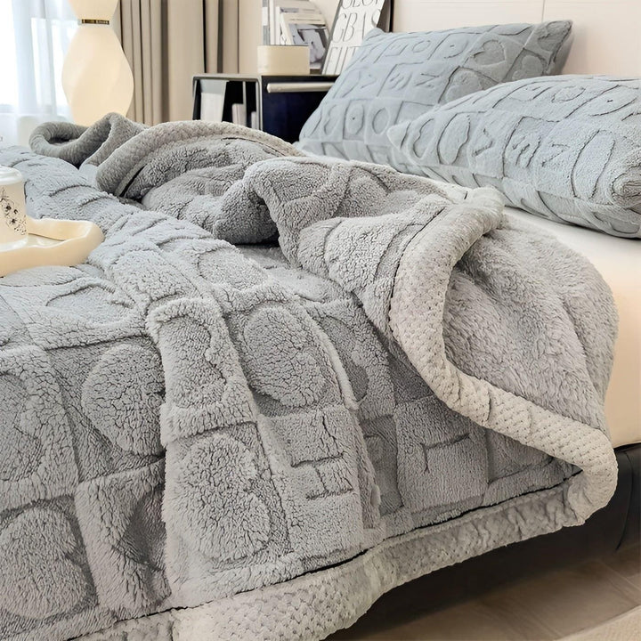 CoralDream Bowliftanket - Warm Fleece Winter Bowliftanket with DouBowlifte-Sided Heart and Letter Design | Bowlift