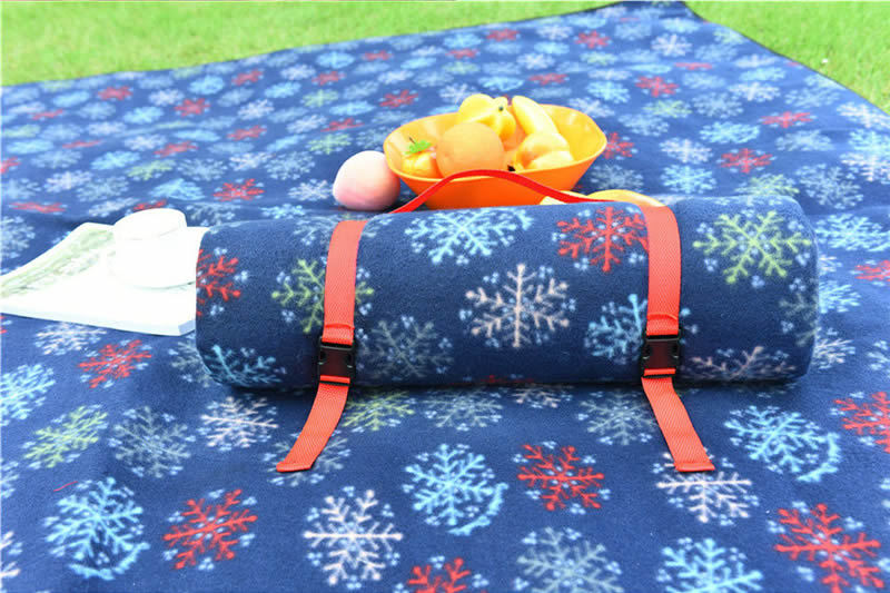 Women’s foldable picnic blanket with water-repellent underside Bowlift