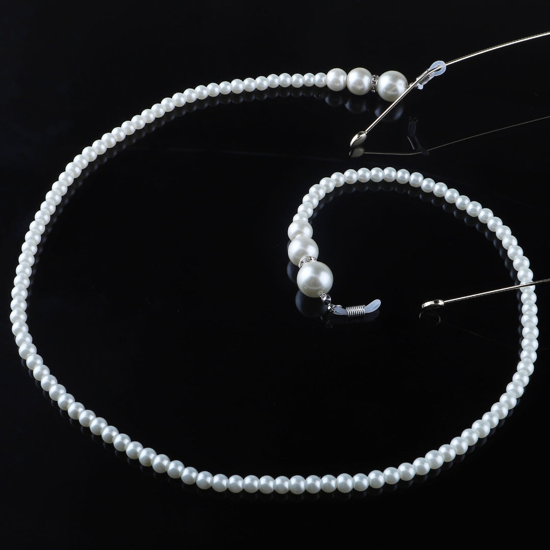 Elegant Pearl Eyewear Chain Bowlift