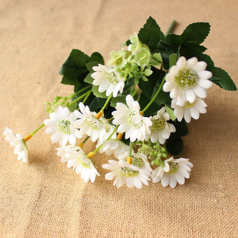 Lifelike Floral Daisy Bouquet