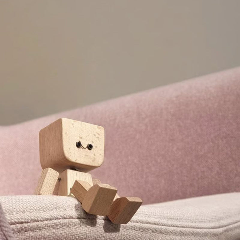 BowLift | Wooden puppet ornaments with changing expressions