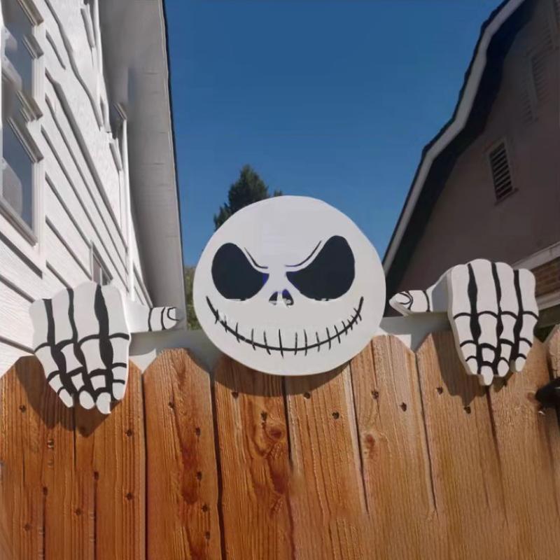 Christmas Themed Fence Decoration | Bowlift