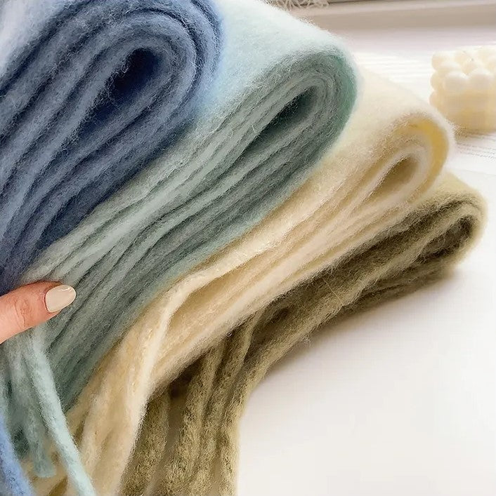 FrostSoft Scarf – Luxury Warmth for the Winter Months Bowlift