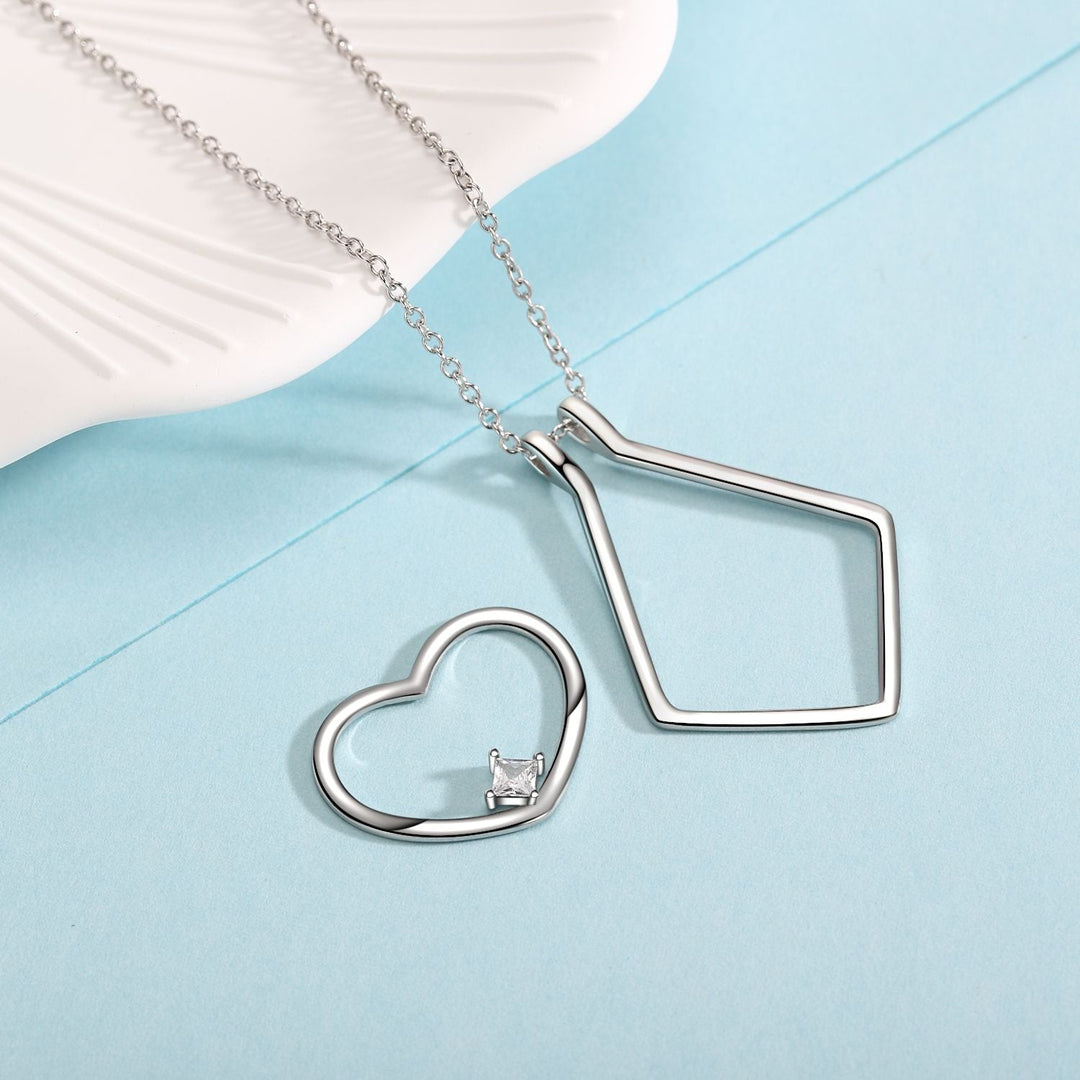 Amelina Heart-Necklace with Ring Holder – Elegance in Full Bloom Bowlift