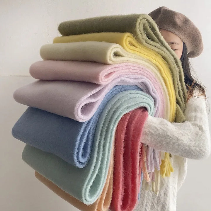 CashmereLuxe Scarf – Elegant and Super Soft Bowlift