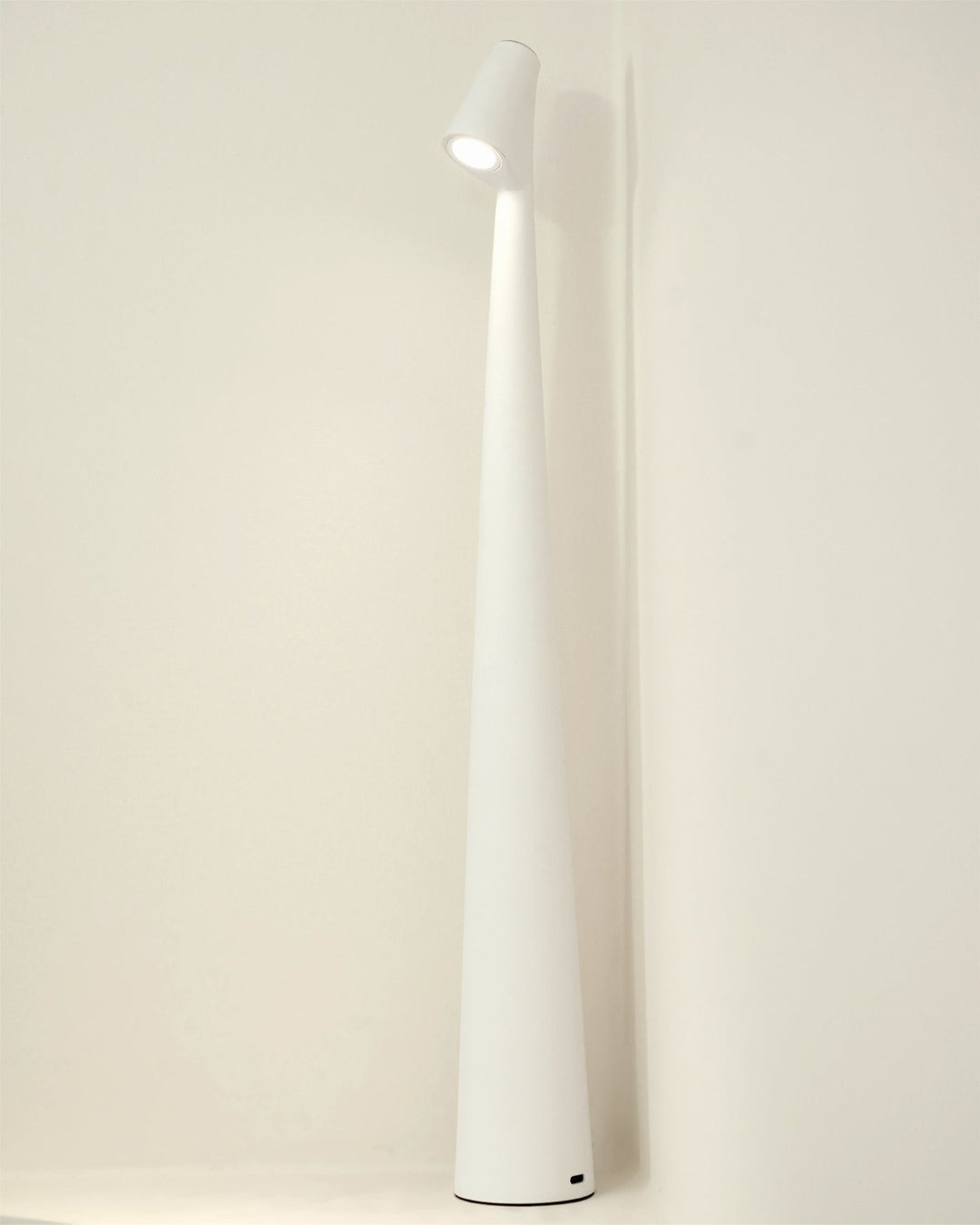 BowLift | EcoLight – Energy-Efficient Rechargeable Desk Lamp