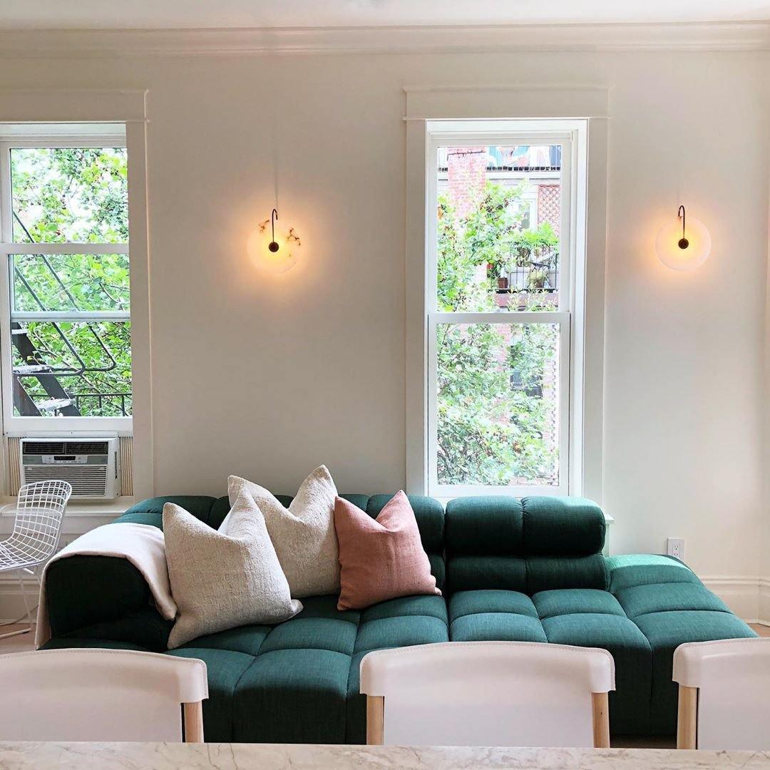 BowLift | White Alabaster Wall Lamp