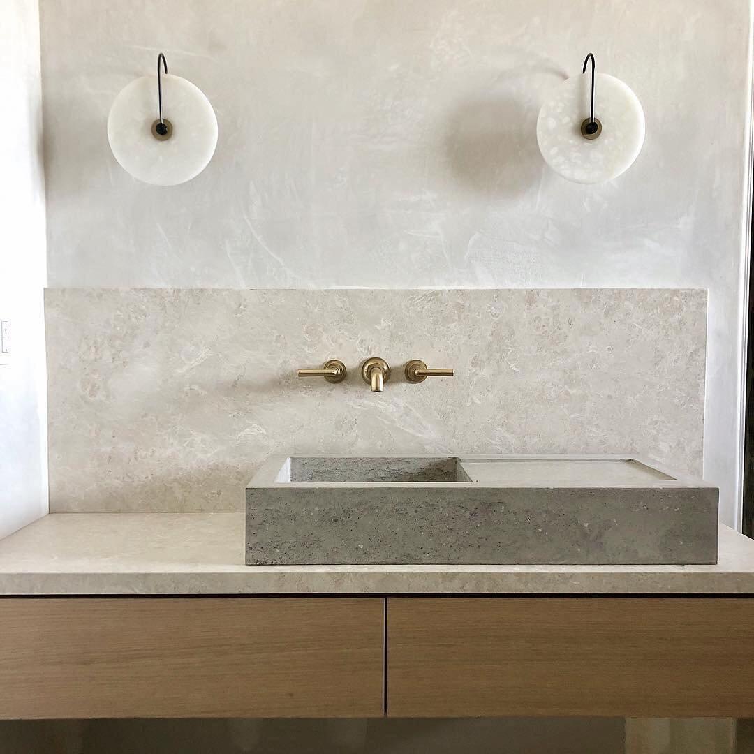 BowLift | White Alabaster Wall Lamp