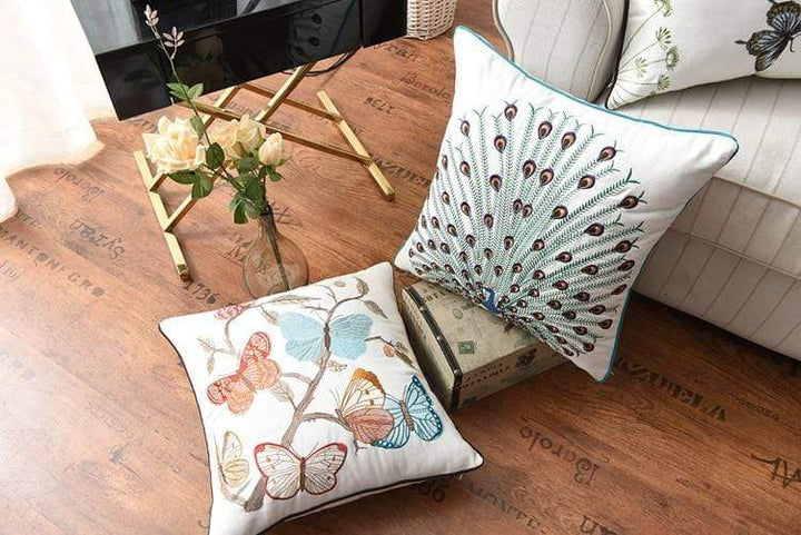 BowLift | Decorative cushion with embroidery in country style
