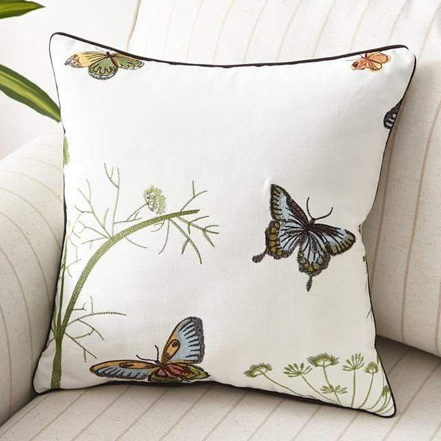 BowLift | Decorative cushion with embroidery in country style