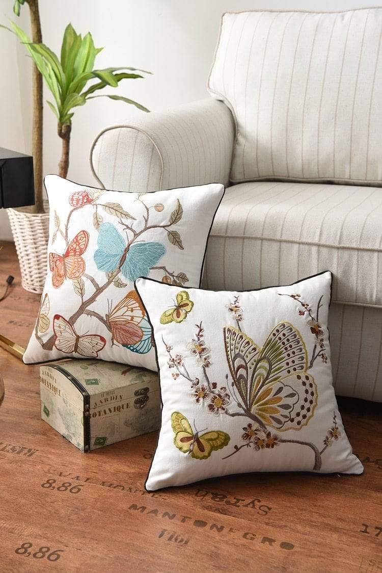 BowLift | Decorative cushion with embroidery in country style