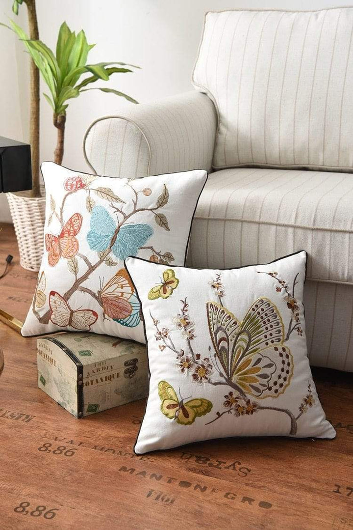 BowLift | Decorative cushion with embroidery in country style