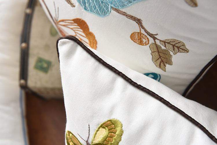 BowLift | Decorative cushion with embroidery in country style