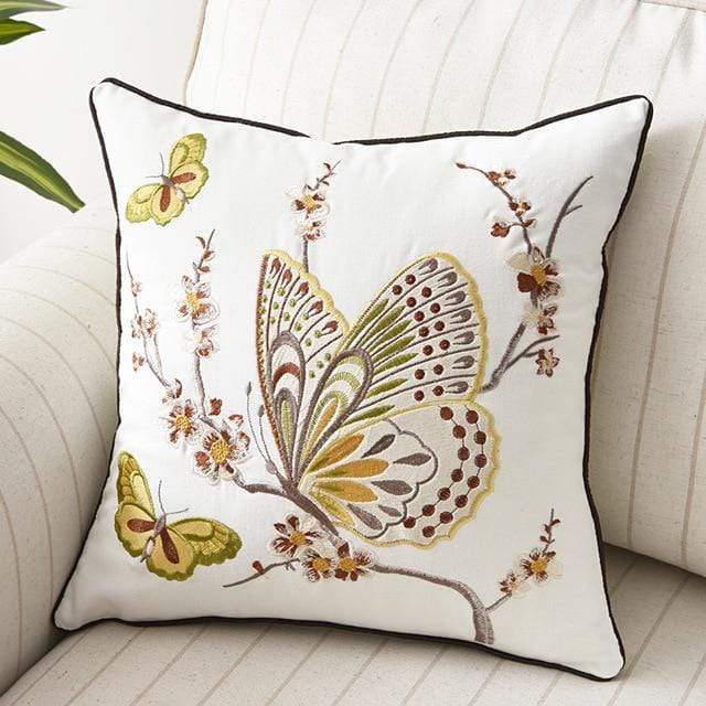 BowLift | Decorative cushion with embroidery in country style