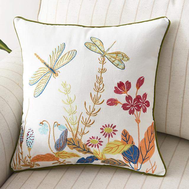 BowLift | Decorative cushion with embroidery in country style