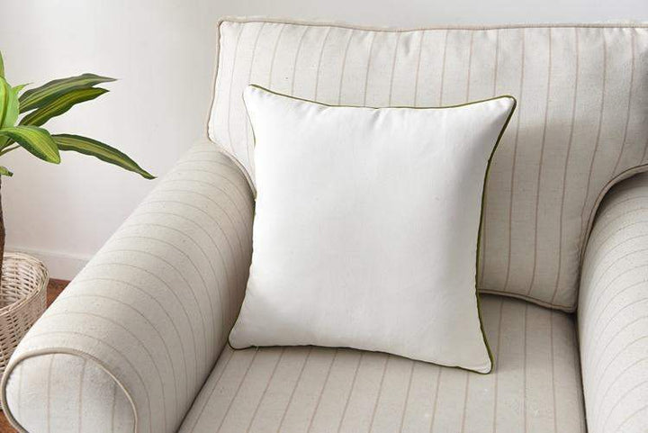 BowLift | Decorative cushion with embroidery in country style