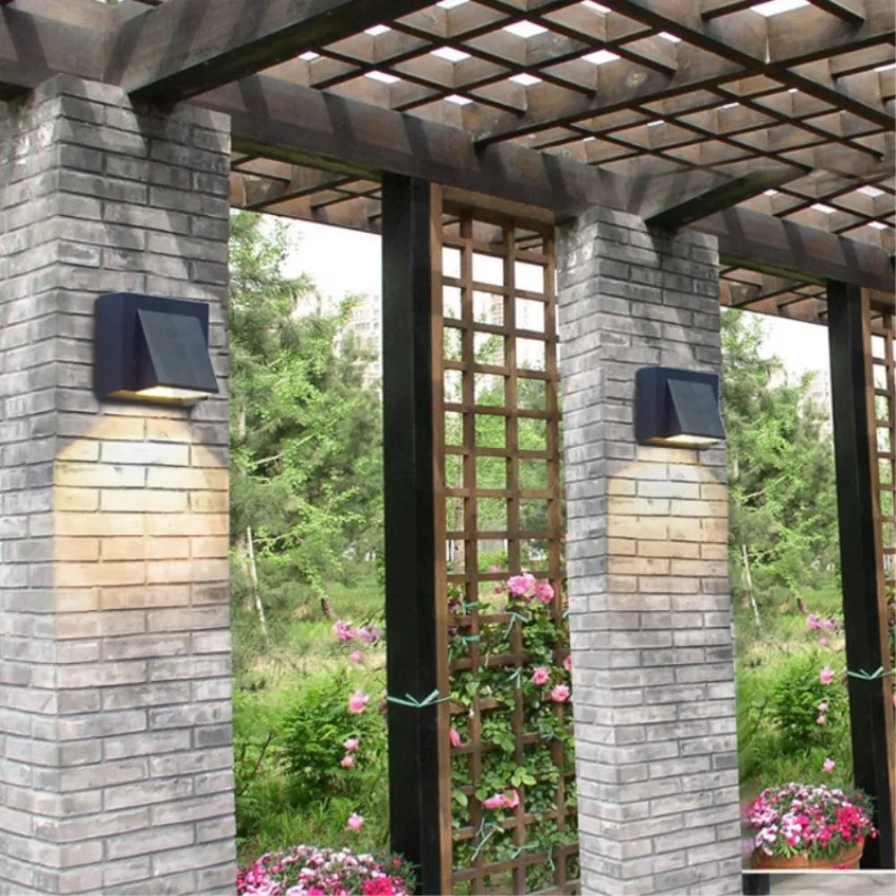 Modern outdoor wall light – Weatherproof LED wall lamp for garden and terrace | Bowlift