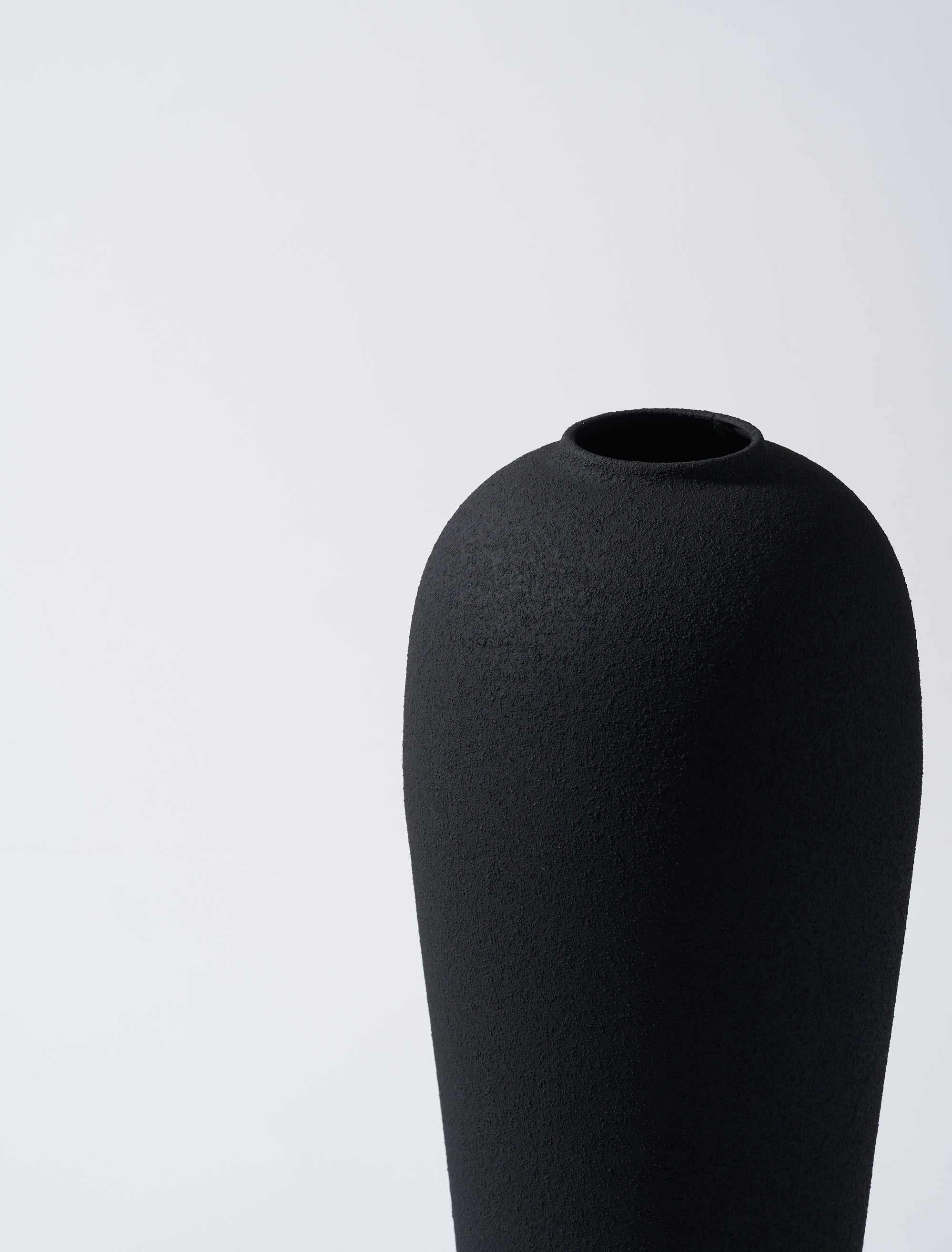BowLift | Lola Vase - Structured Black