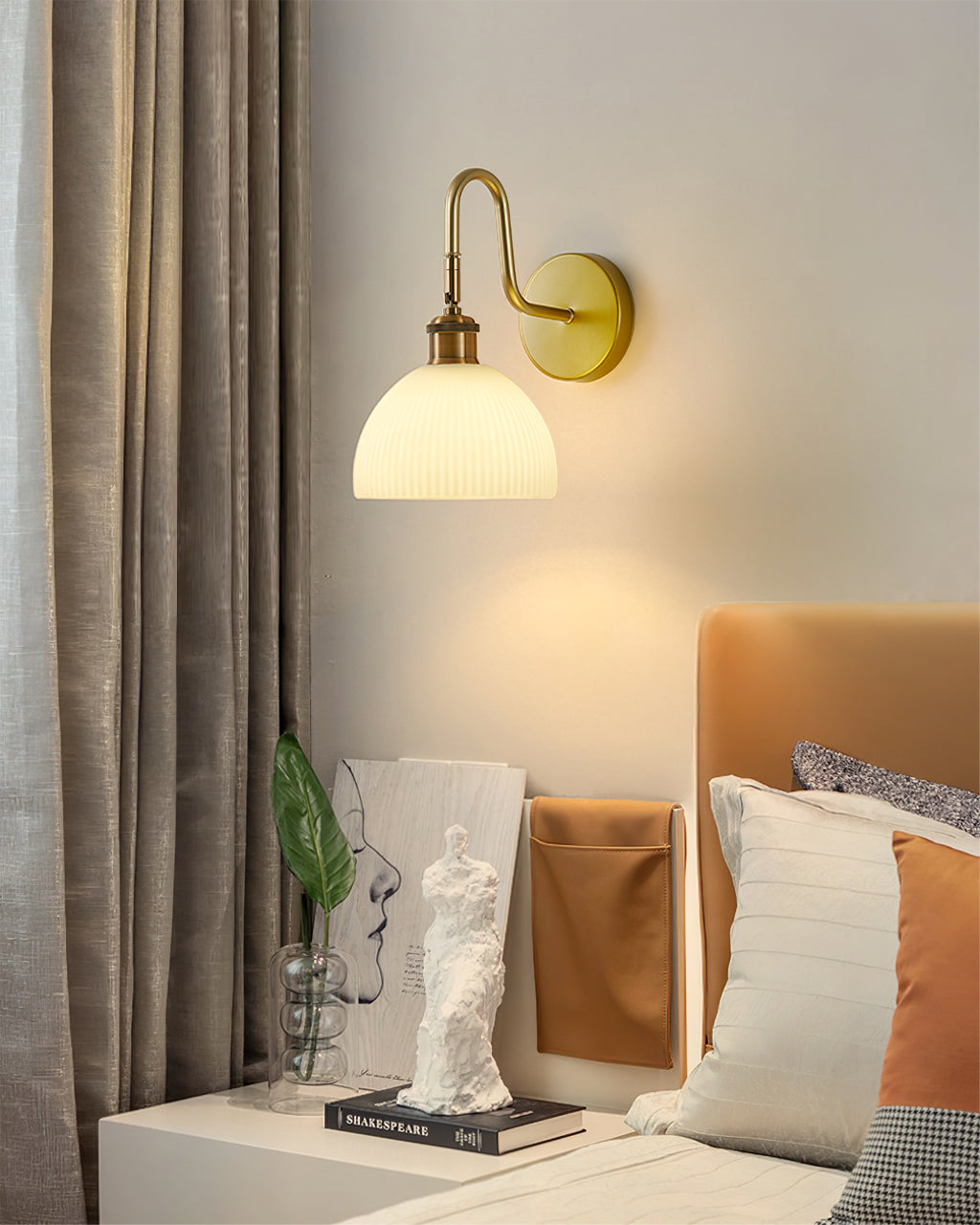 BowLift | HeritageBeam – Classic Wall Lamp with Luxe Elegance