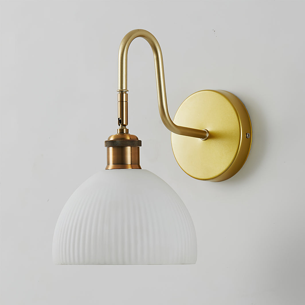 BowLift | HeritageBeam – Classic Wall Lamp with Luxe Elegance