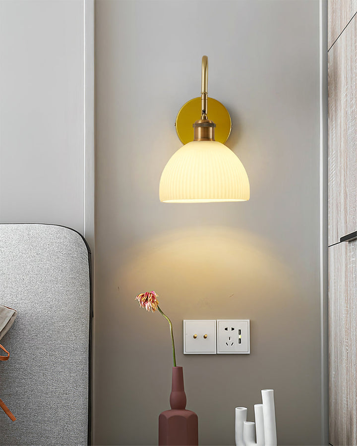 BowLift | HeritageBeam – Classic Wall Lamp with Luxe Elegance