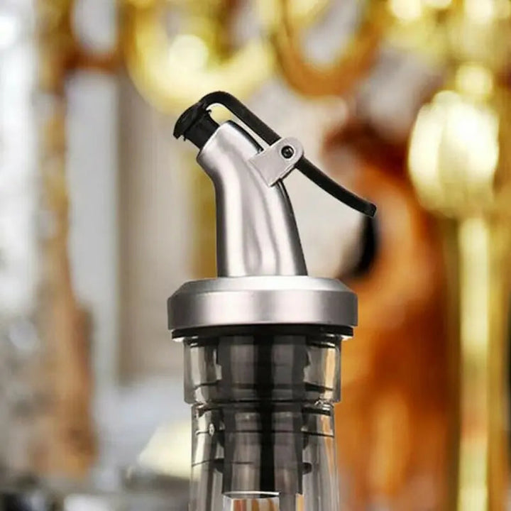 BowLift | Spout for spice bottles – Leak-proof & food safe