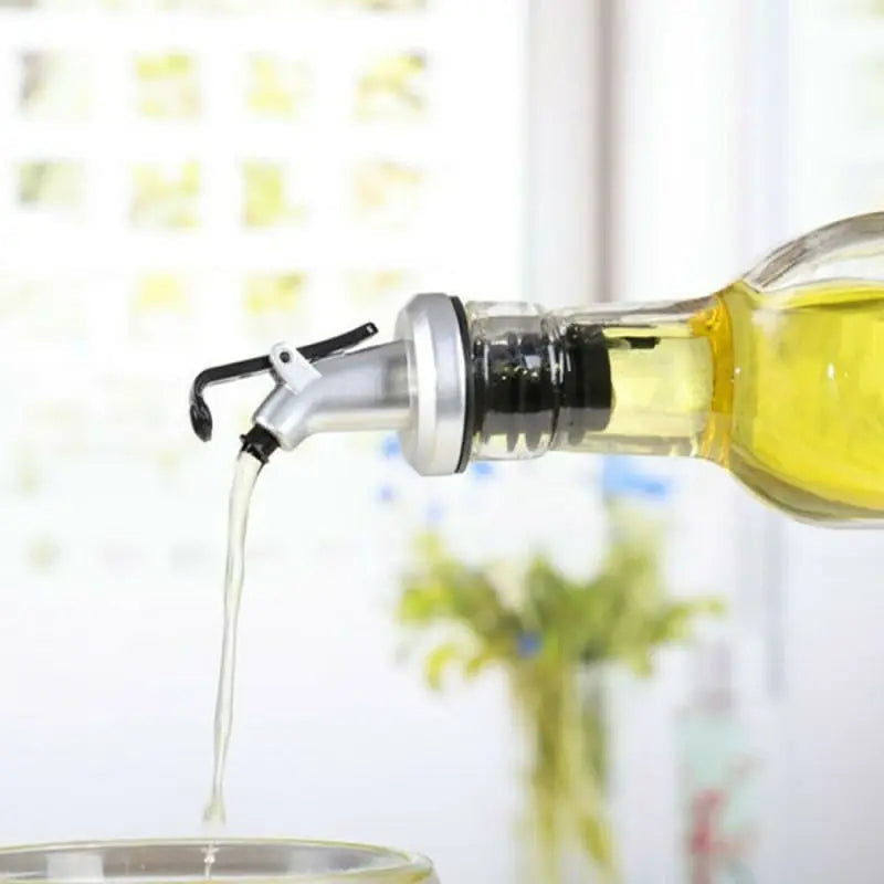 BowLift | Spout for spice bottles – Leak-proof & food safe