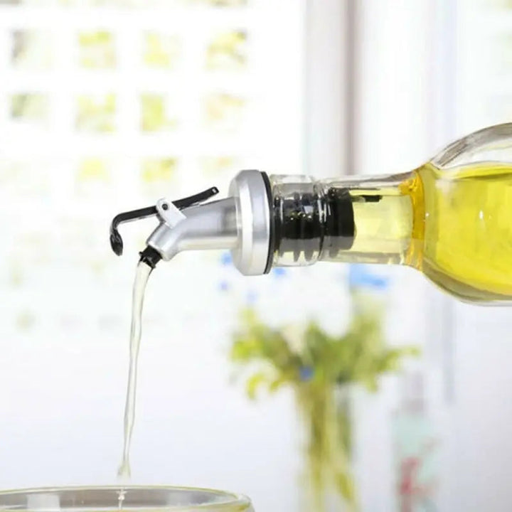 BowLift | Spout for spice bottles – Leak-proof & food safe