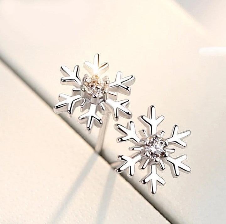 BowLift | Silver Snowflake Earrings & Necklace Set