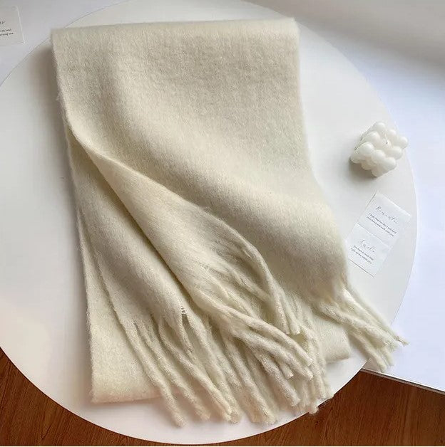 FrostSoft Scarf – Luxury Warmth for the Winter Months Bowlift