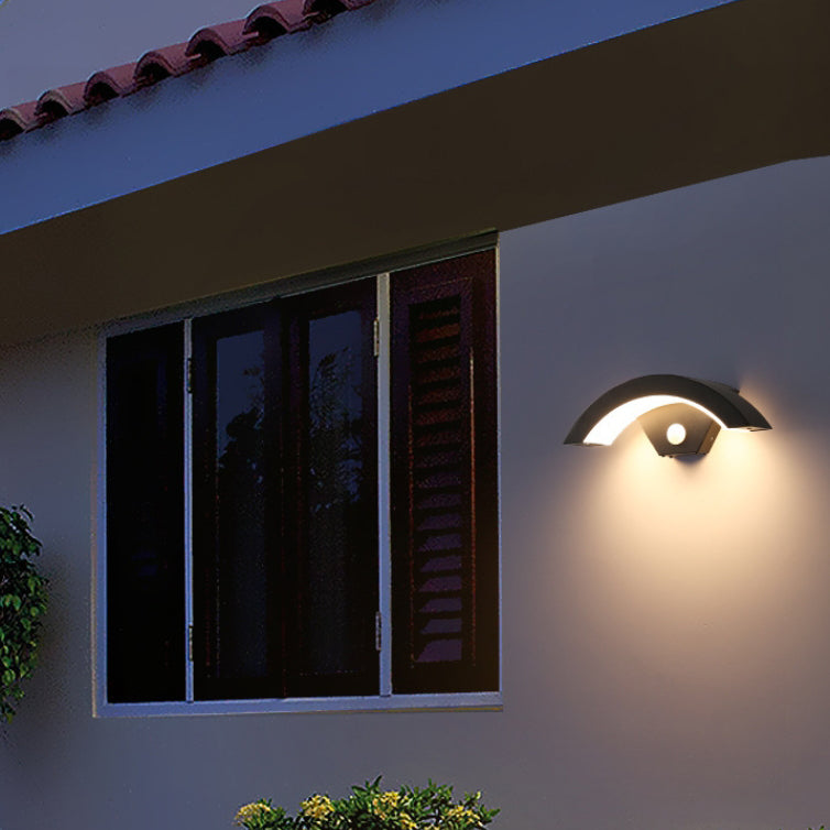 Modern Minimalist Curved Aluminum Acrylic LED Wall Sconce Lamp For Garden | Bowlift