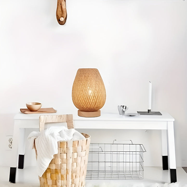 BowLift | Bamboo Table Lamp with USB Power Supply – Sustainable and Energy-Saving Design
