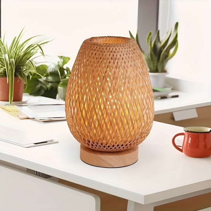 BowLift | Stylish Bamboo Table Lamp with USB Power – Sustainable and Energy-Efficient Design