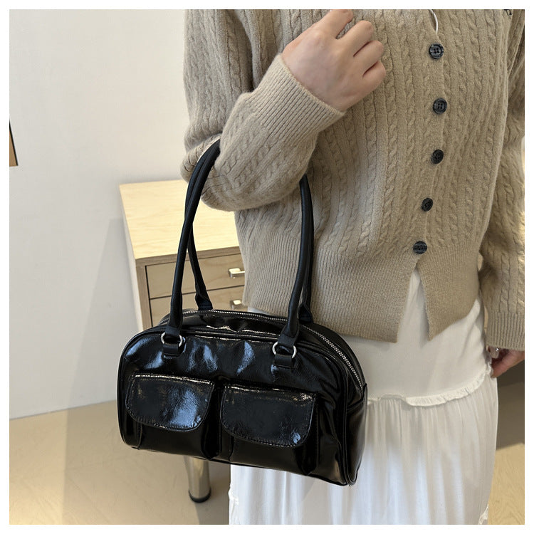 BowLift | Slim and practical shoulder bag for everyday use