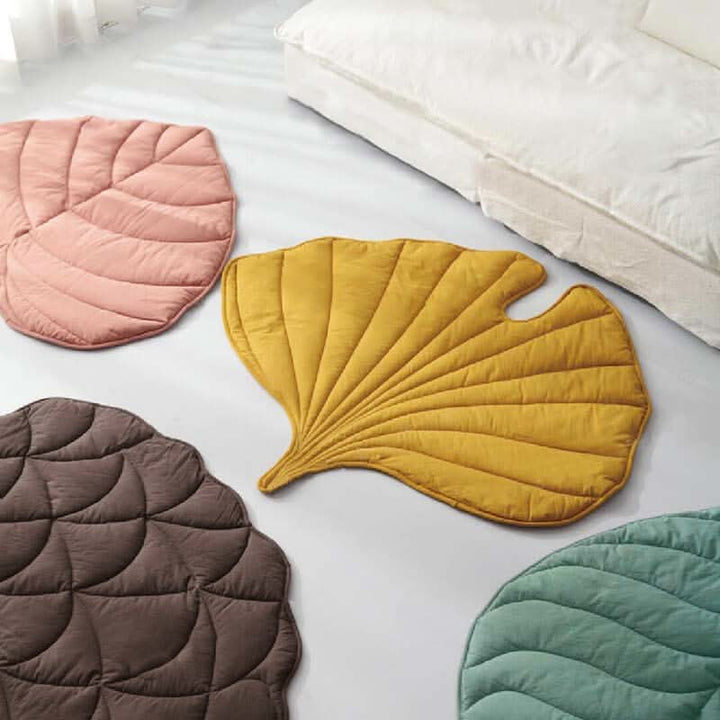 BowLift | LEAFNEST – Leaf-shaped dog blanket for comfort & home style